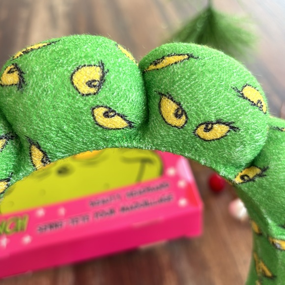 Grinch Beauty Headband - Picture 2 of 4